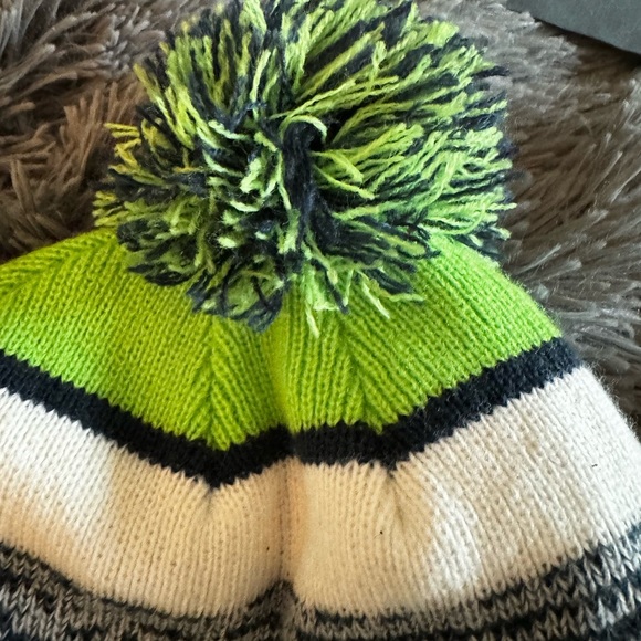 SEATTLE SEAHAWKS NFL NEW ERA
Green White Blue FOOTBALL BEANIE Cap Team Fan EUC - Picture 10 of 11